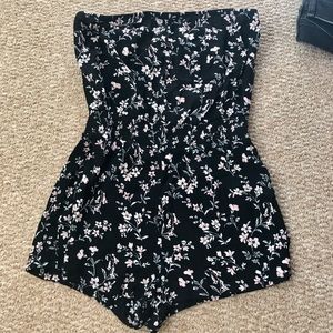 Black floral strapless romper